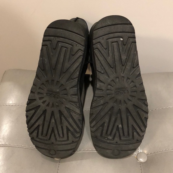 Black matte leather UGGS size 6 - Picture 6 of 6